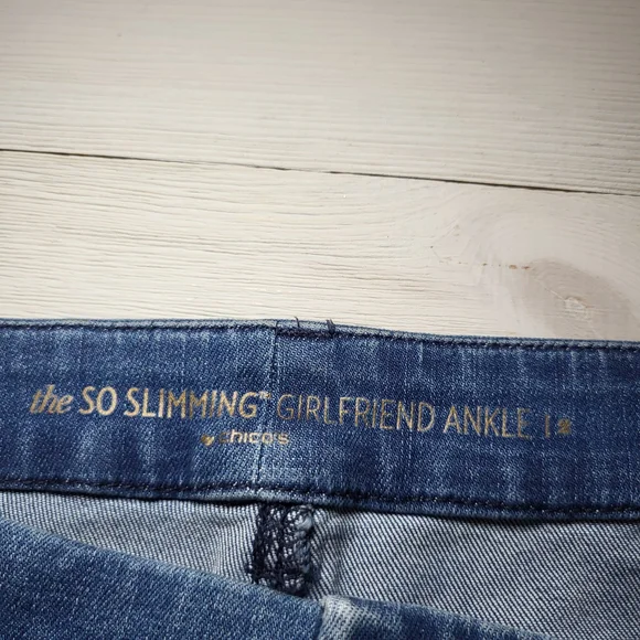 Chico's Embroidered Jeans Beaded Floral So Slimming Denim BOHO. - Picture 3 of 8